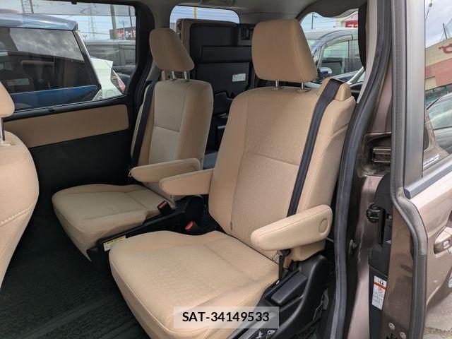 Toyota NOAH HYBRID 2014-03 3773181-3