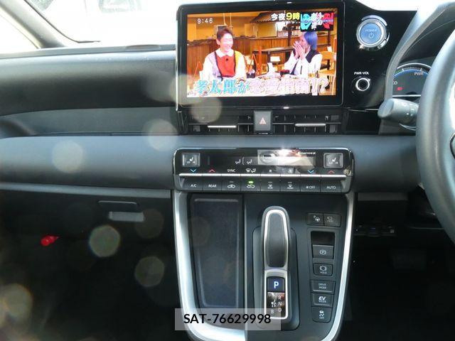 Toyota NOAH HYBRID 2022-06 3908261-9