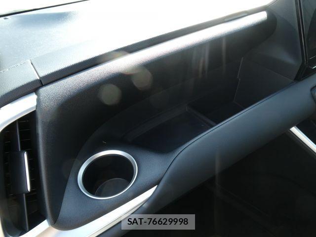 Toyota NOAH HYBRID 2022-06 3908261-14