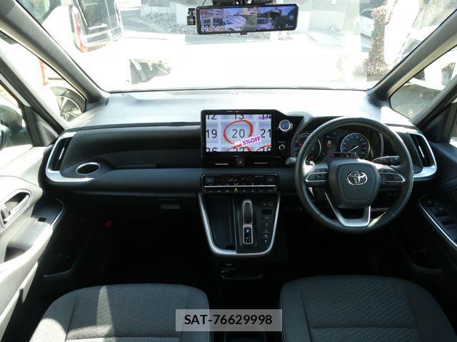 Toyota NOAH HYBRID 2022-06 3908261-15