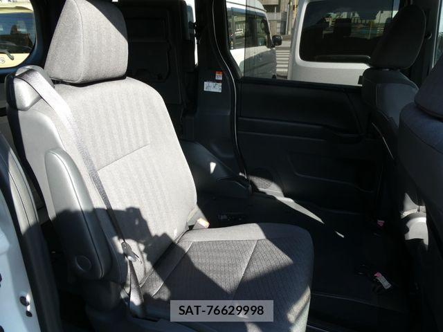 Toyota NOAH HYBRID 2022-06 3908261-16