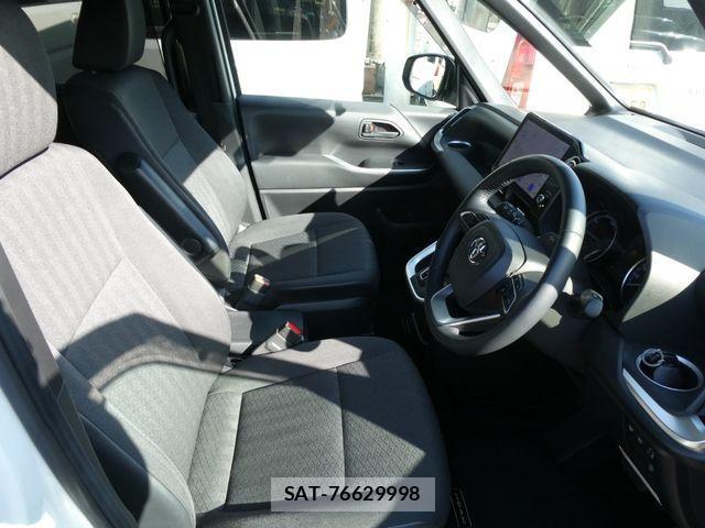 Toyota NOAH HYBRID 2022-06 3908261-17