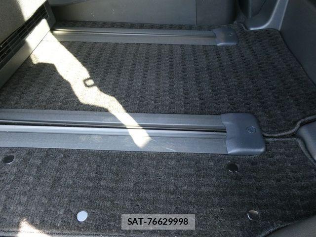 Toyota NOAH HYBRID 2022-06 3908261-21