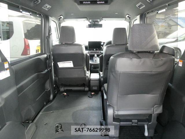Toyota NOAH HYBRID 2022-06 3908261-4