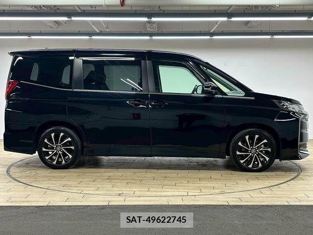 Toyota NOAH HYBRID 2023-02 3908264-17