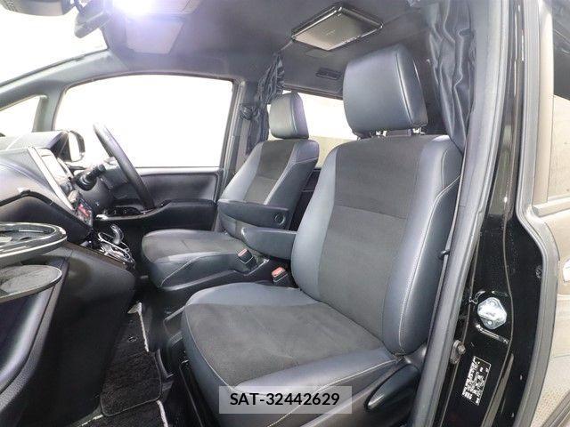 Toyota NOAH HYBRID 2019-04 4046409-9