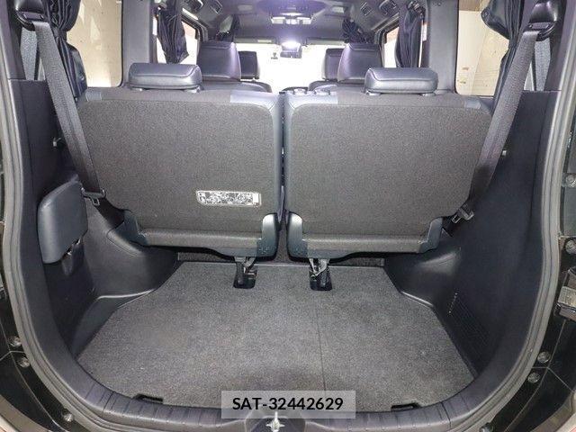 Toyota NOAH HYBRID 2019-04 4046409-14