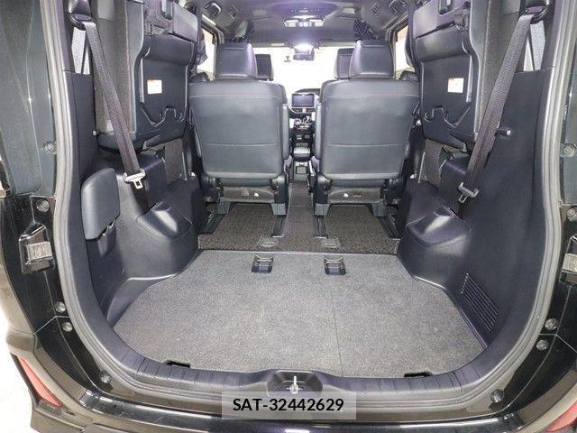 Toyota NOAH HYBRID 2019-04 4046409-15