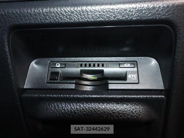 Toyota NOAH HYBRID 2019-04 4046409-21