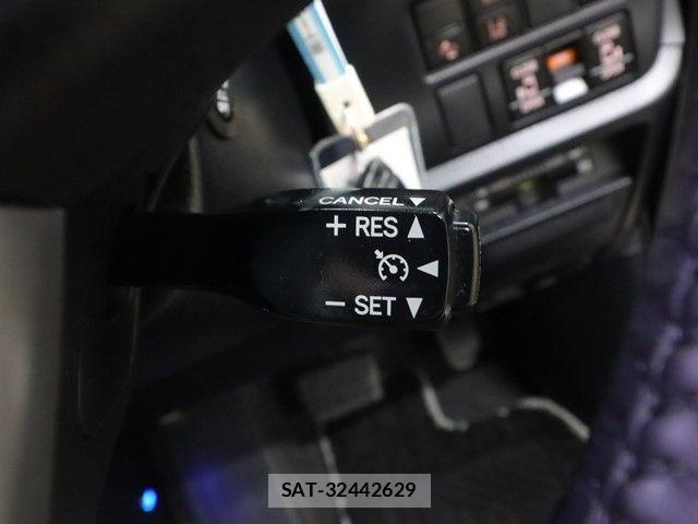 Toyota NOAH HYBRID 2019-04 4046409-24
