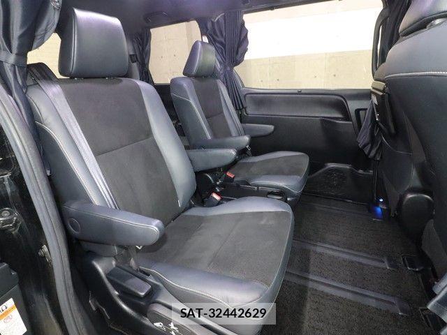Toyota NOAH HYBRID 2019-04 4046409-4