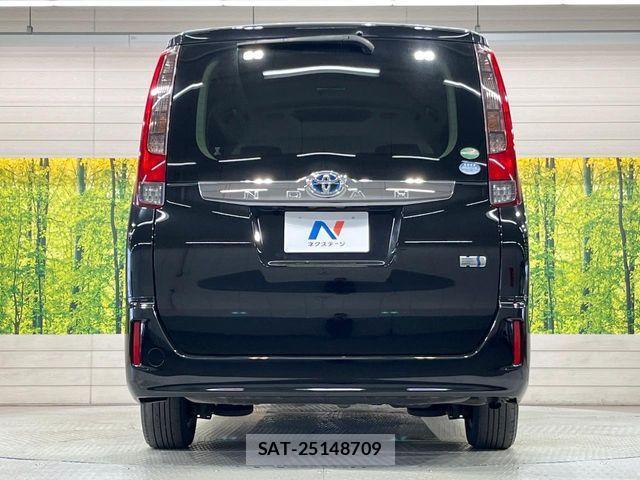 Toyota NOAH HYBRID 2015-08 4328347-15