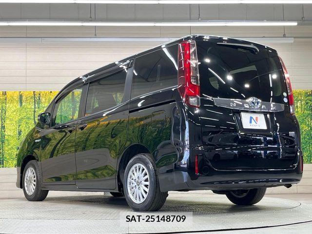 Toyota NOAH HYBRID 2015-08 4328347-17