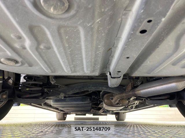 Toyota NOAH HYBRID 2015-08 4328347-19