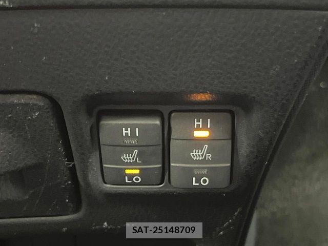 Toyota NOAH HYBRID 2015-08 4328347-5