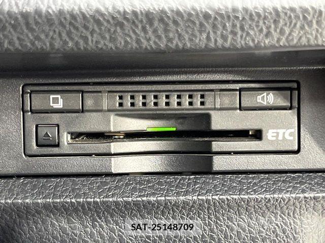 Toyota NOAH HYBRID 2015-08 4328347-6