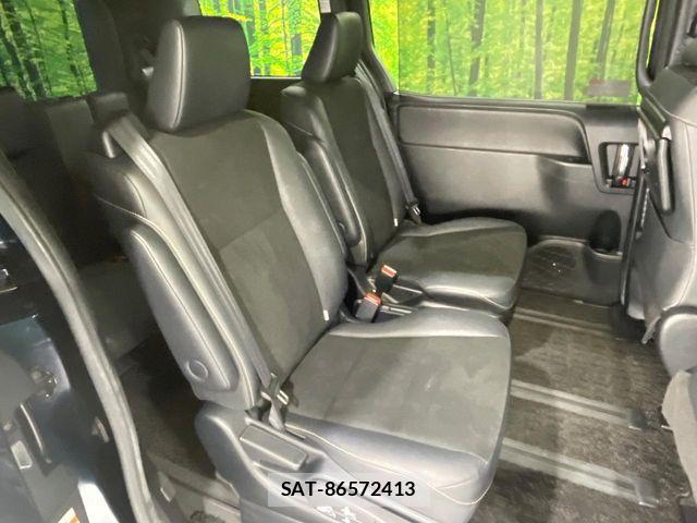 Toyota NOAH HYBRID 2018-02 4393986-9