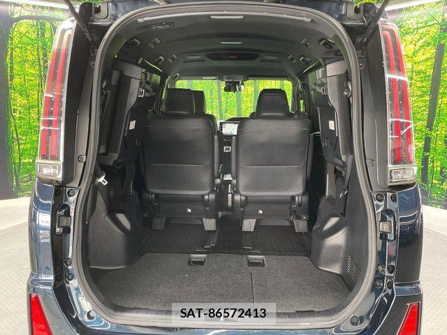 Toyota NOAH HYBRID 2018-02 4393986-11