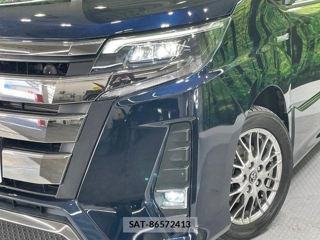 Toyota NOAH HYBRID 2018-02 4393986-13