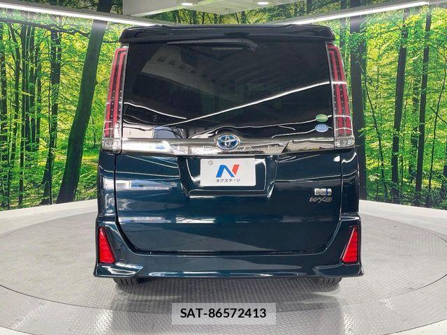 Toyota NOAH HYBRID 2018-02 4393986-16