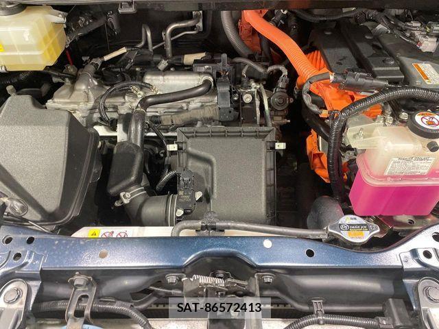 Toyota NOAH HYBRID 2018-02 4393986-18
