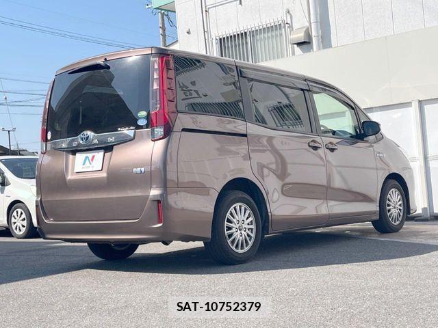 Toyota NOAH HYBRID 2014-03 4393987-16