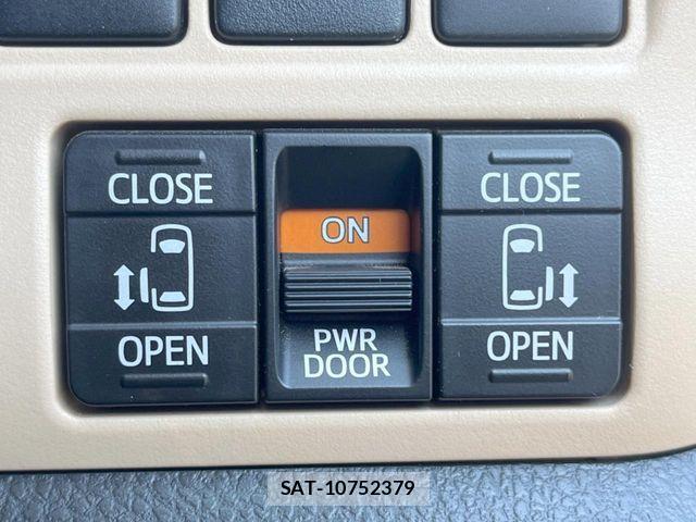 Toyota NOAH HYBRID 2014-03 4393987-4