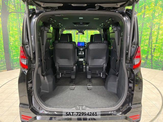 Toyota NOAH HYBRID 2023-08 4393974-9