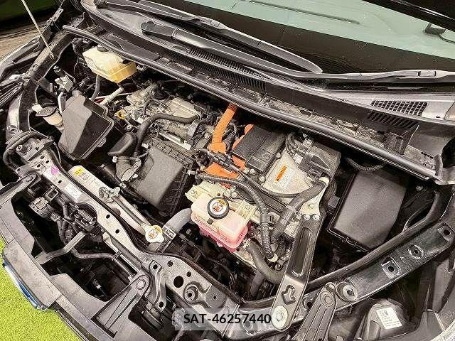 Toyota NOAH HYBRID 2019-03 4422682-13