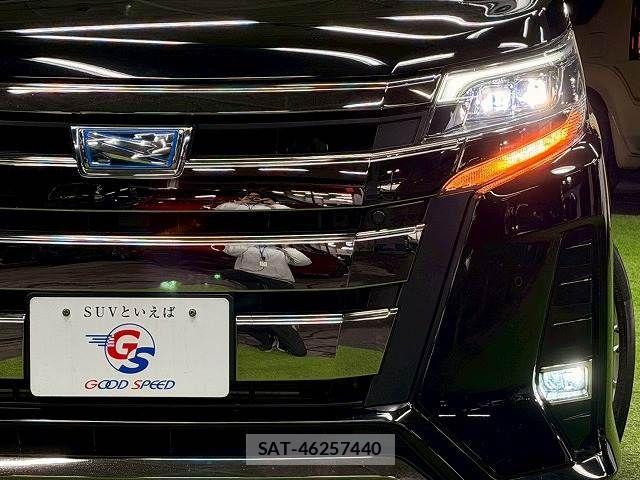 Toyota NOAH HYBRID 2019-03 4422682-14