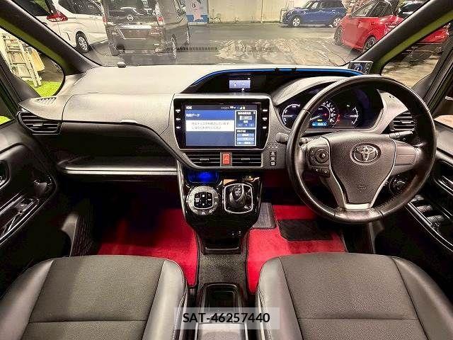 Toyota NOAH HYBRID 2019-03 4422682-2