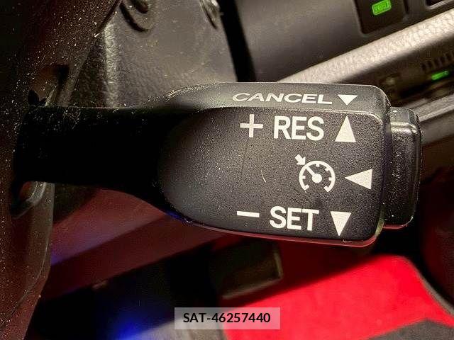 Toyota NOAH HYBRID 2019-03 4422682-5