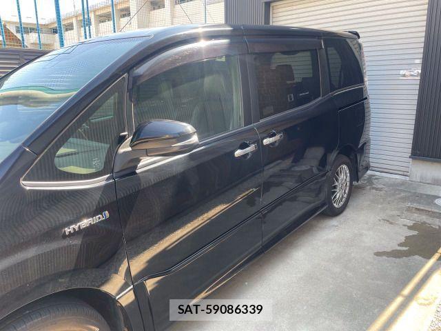 Toyota NOAH HYBRID 2020-05 4598118-12