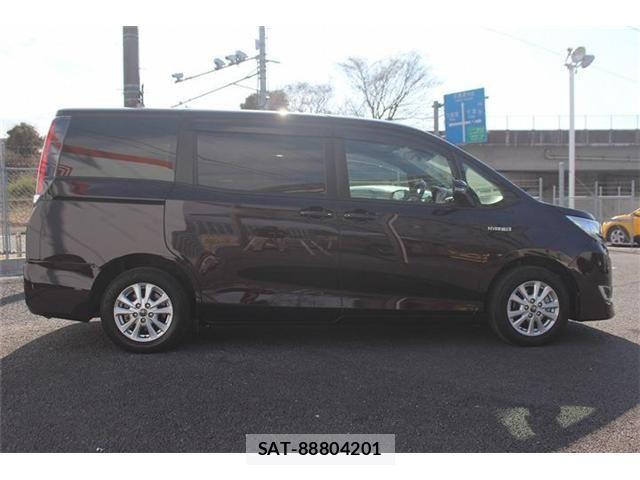 Toyota NOAH HYBRID 2018-07 4598125-9