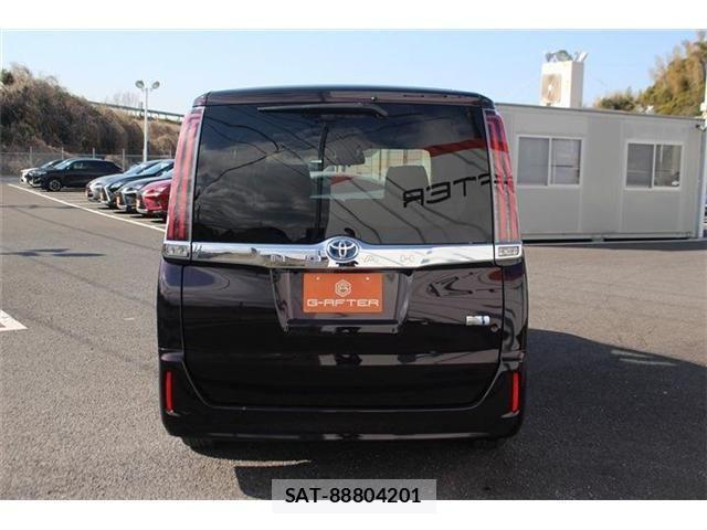 Toyota NOAH HYBRID 2018-07 4598125-11