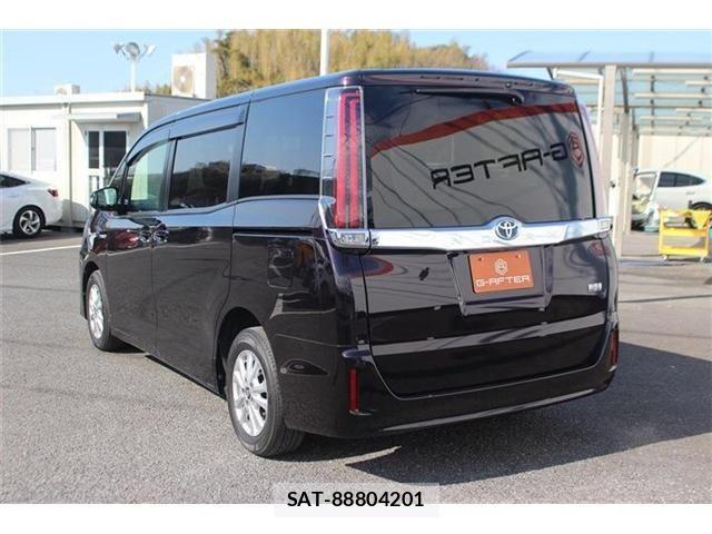 Toyota NOAH HYBRID 2018-07 4598125-12