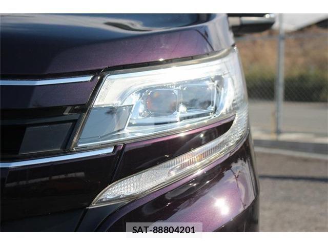 Toyota NOAH HYBRID 2018-07 4598125-17