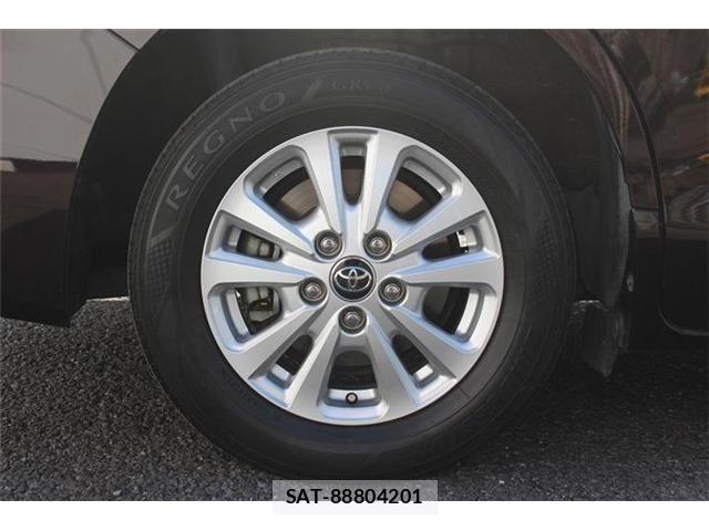 Toyota NOAH HYBRID 2018-07 4598125-26