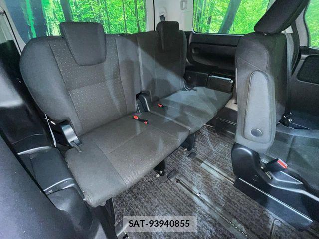 Toyota NOAH HYBRID 2015-03 4598130-9