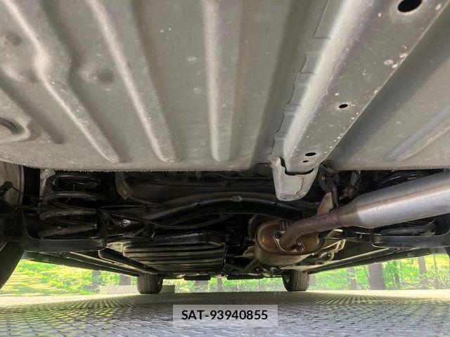 Toyota NOAH HYBRID 2015-03 4598130-18