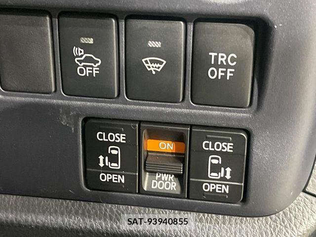 Toyota NOAH HYBRID 2015-03 4598130-5