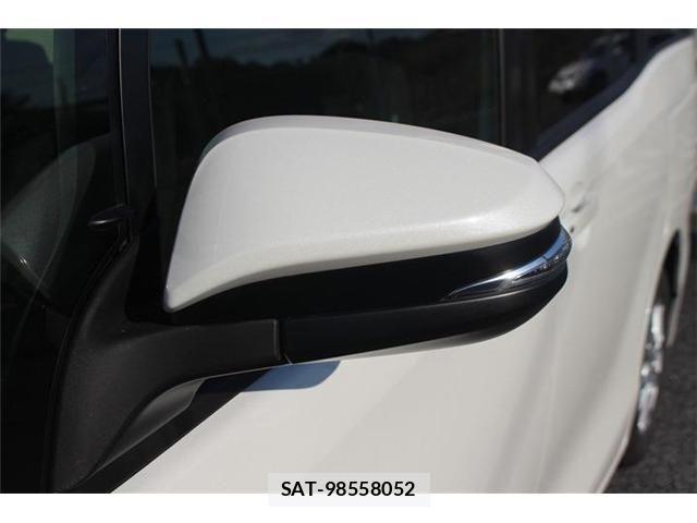 Toyota NOAH HYBRID 2017-12 4640175-23