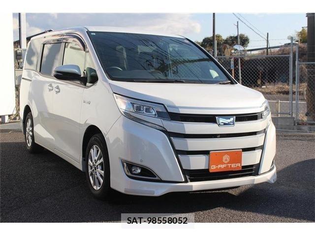 Toyota NOAH HYBRID 2017-12 4640175-8