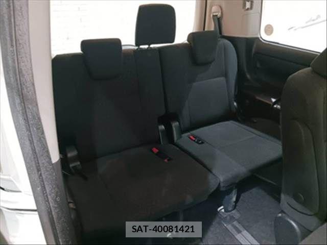 Toyota NOAH HYBRID 2015-06 4756235-9