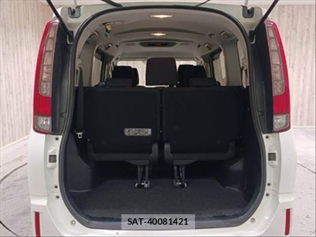 Toyota NOAH HYBRID 2015-06 4756235-10