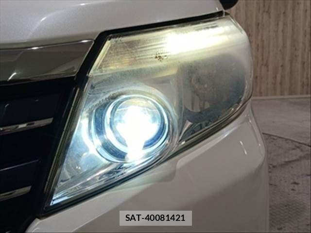 Toyota NOAH HYBRID 2015-06 4756235-12