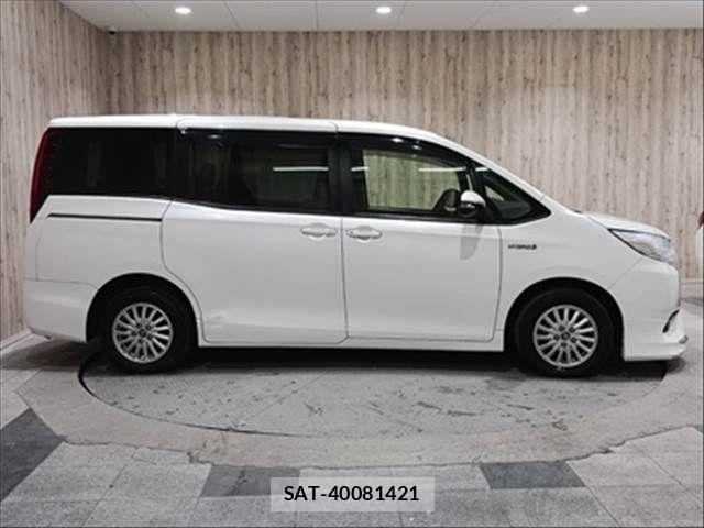 Toyota NOAH HYBRID 2015-06 4756235-17
