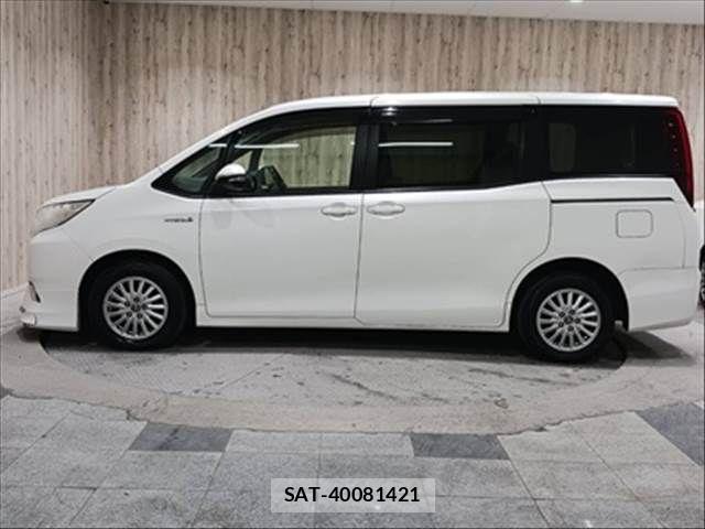 Toyota NOAH HYBRID 2015-06 4756235-21
