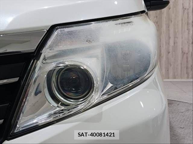 Toyota NOAH HYBRID 2015-06 4756235-23