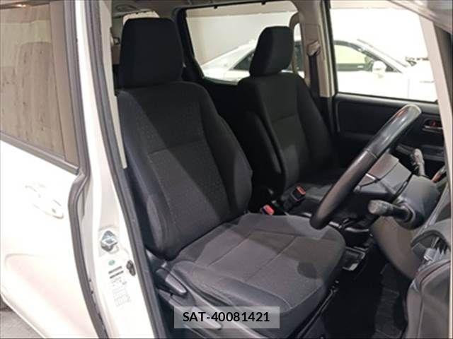 Toyota NOAH HYBRID 2015-06 4756235-7